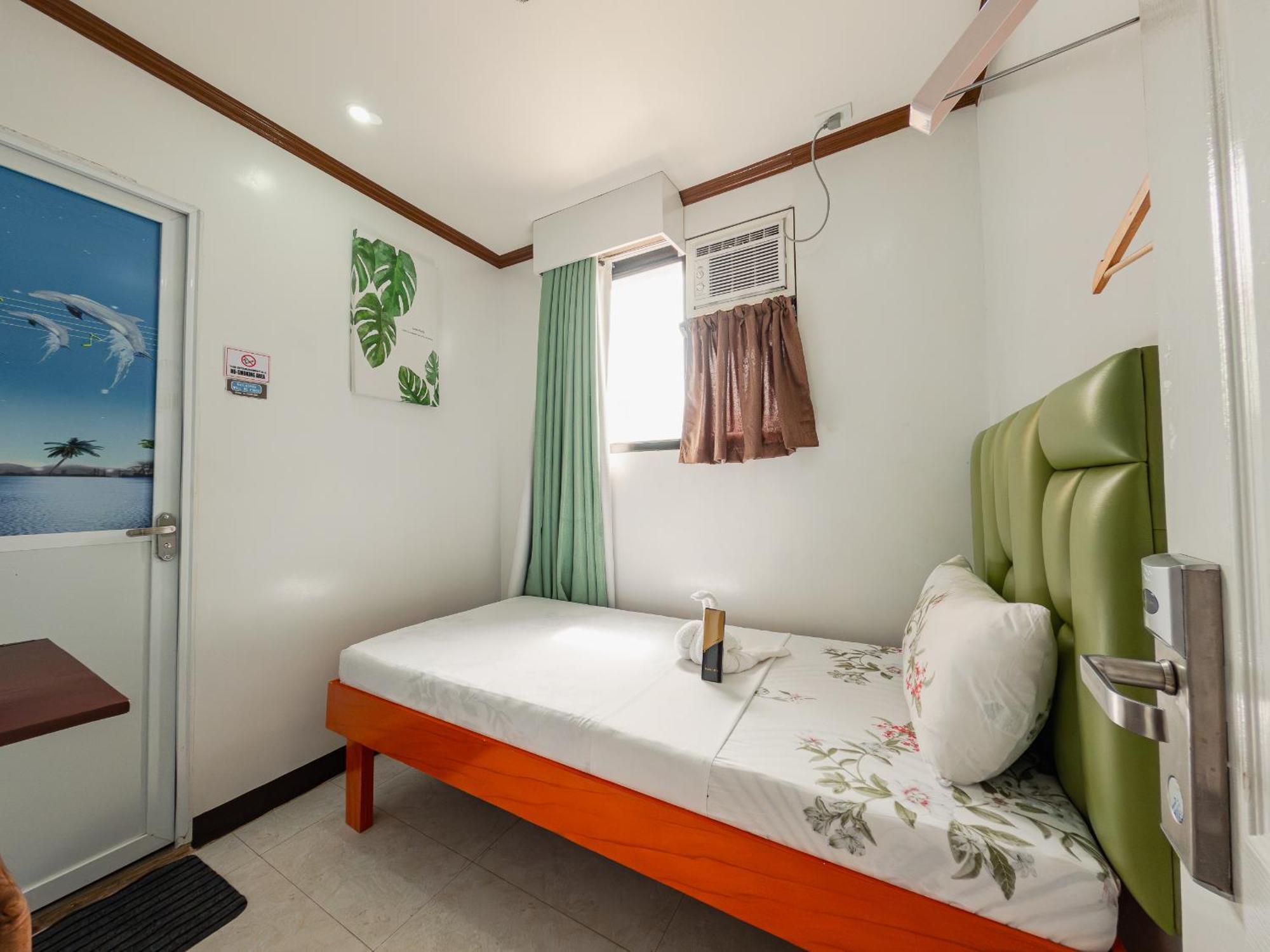 La Choeben Suites Calbayog Exteriör bild